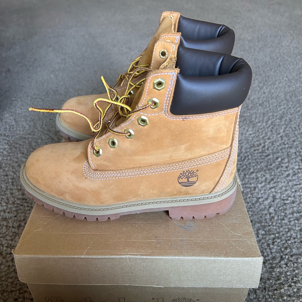 Timberland 6inch Premium Size 5.5 Childrens